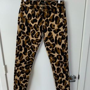 26/32 Scotch & Soda pants in leopard.